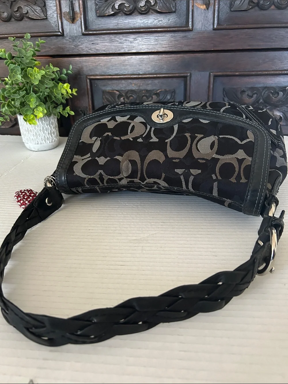 coach shoulder